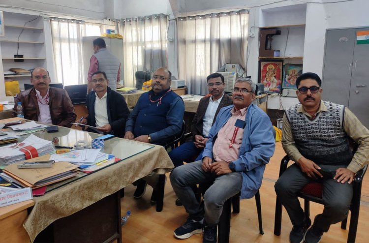 ईओडब्लू की सात सदस्यी टीम ने महिला बाल विकास विभाग में मारा छापा, मचा हड़कंप